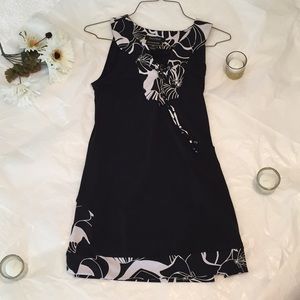 White House/Black market tunic sleeveless